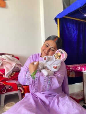 Priyanka Pandit Instagram - Makar Sankranti ki subhkamnaye #radhe  #krishna #laddugopal #vrindavan