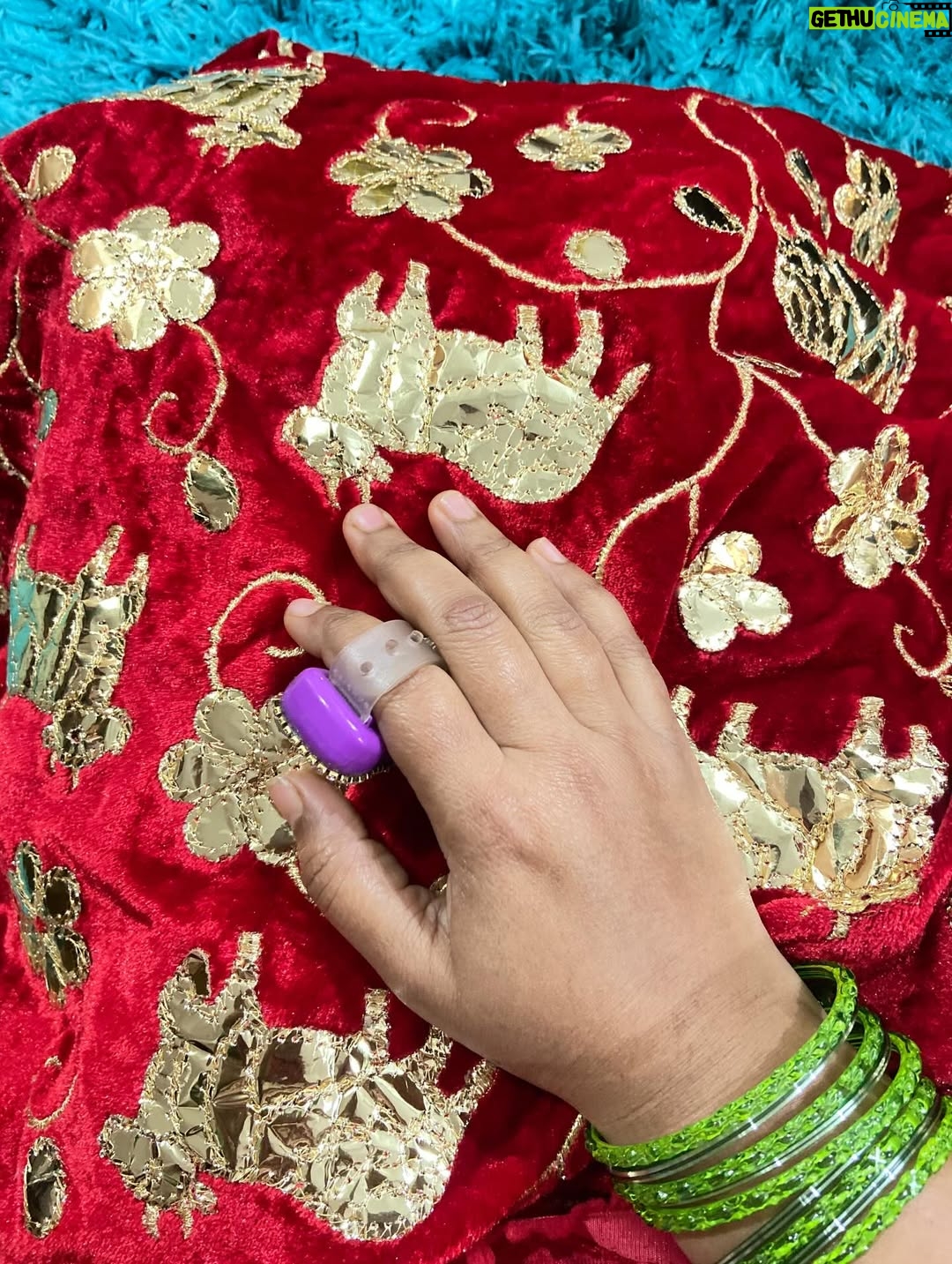 Priyanka Pandit - 7.9K Likes - Thanks @radhedasi99 sakhi ju for beautiful pichwai and ittra ❤️ #radheradhe #laddugopal #krishna #vrindavan