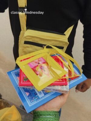 Priyanka Pandit Instagram - Isse acha gift kya ho sakta he🥹thanks patidev❤️ @hari_sevak7