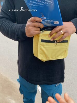 Priyanka Pandit Instagram - Isse acha gift kya ho sakta he🥹thanks patidev❤️ @hari_sevak7