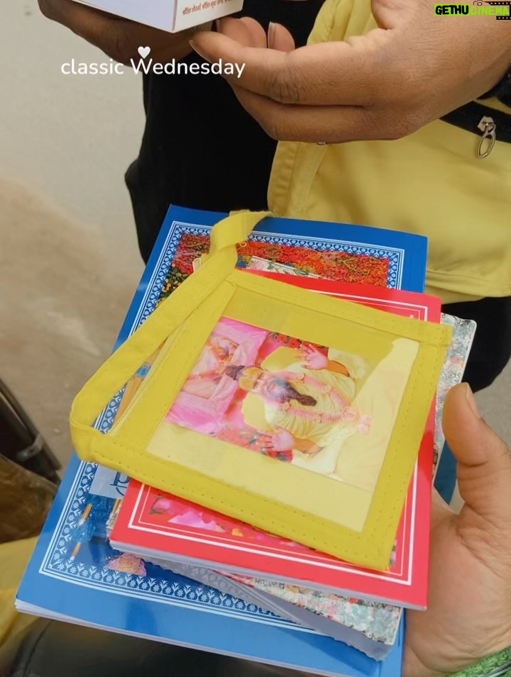 Priyanka Pandit - 5.6K Likes - Isse acha gift kya ho sakta he🥹thanks patidev❤️ @hari_sevak7