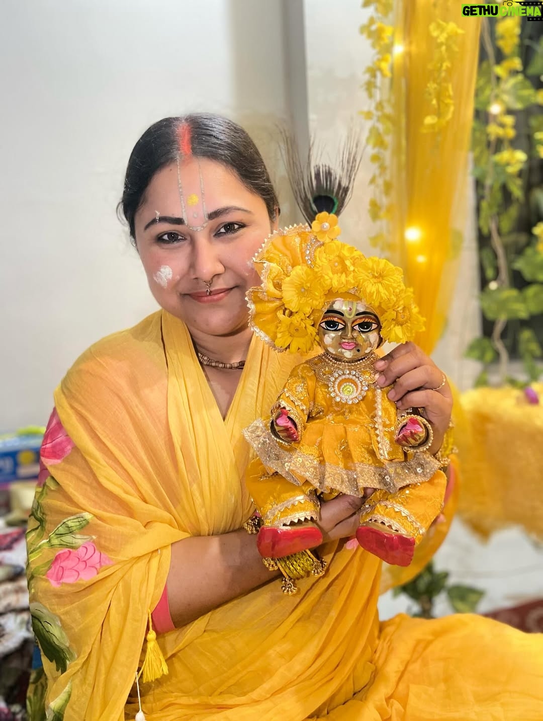 Priyanka Pandit - 43.7K Likes - Basant panchami ki subhkamnaye 🤗 #radhe #vrindavan #laddugopal #krishna