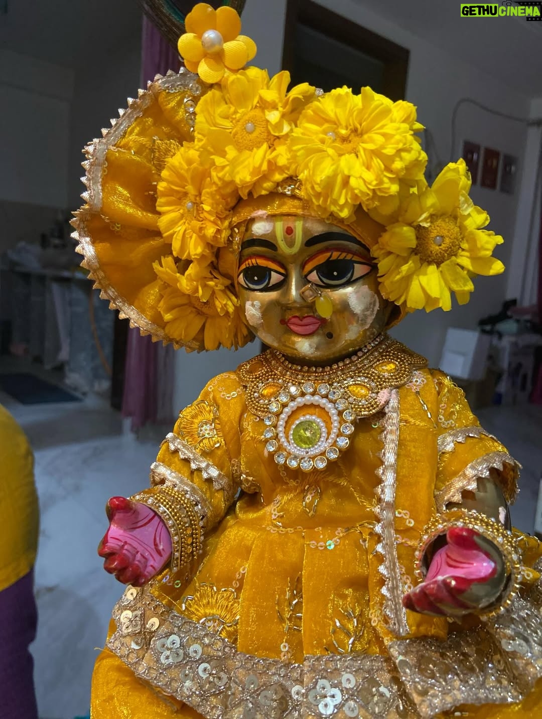 Priyanka Pandit - 43.7K Likes - Basant panchami ki subhkamnaye 🤗 #radhe #vrindavan #laddugopal #krishna