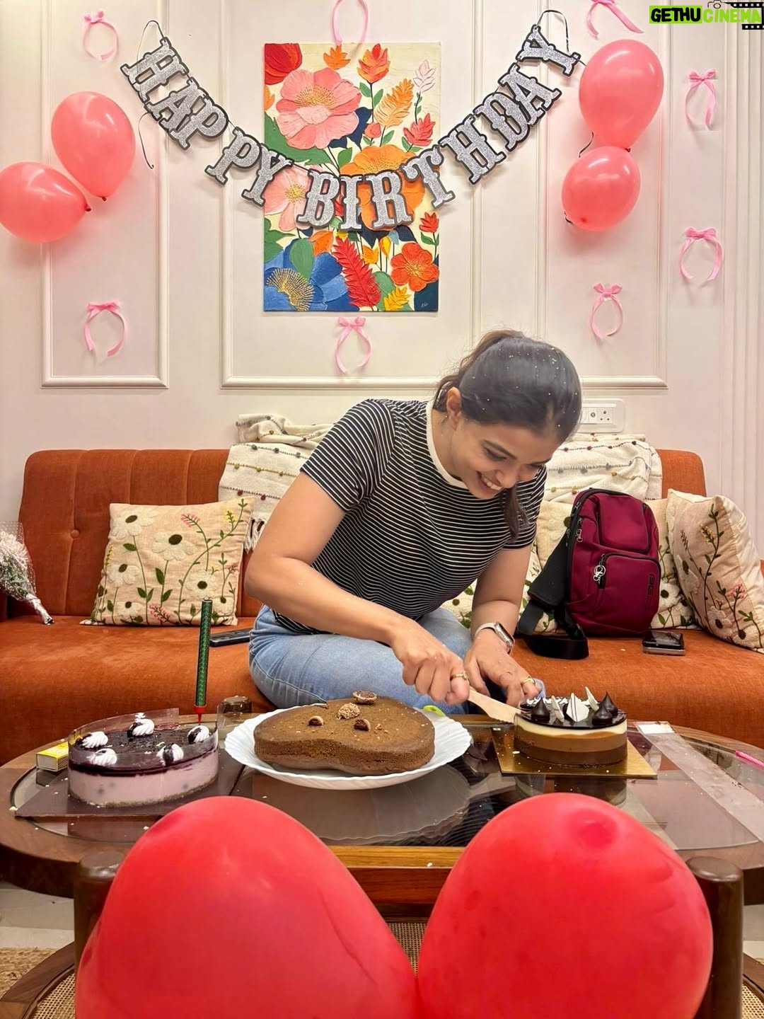 Priyanka Tendolkar - 30.9K Likes - Thank you for celebrating me growing old 🤩
.
❤️
.
#birthday #29/11 #grateful
