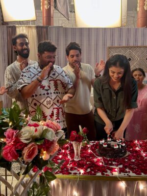 Priyanka Tendolkar Instagram - Thank you for celebrating me growing old 🤩
.
❤️
.
#birthday #29/11 #grateful