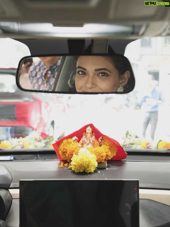 Priyanka Tendolkar - 19.1K Likes - Biggg shoutout for @morya_studio_kalyan 🌺
.
.
तुमच्या हातात जादू आहे. ✨
Thank you for being part my new journey 🚙
.
.
Check out @morya_studio_kalyan 🤩
.
📷- @yogclicks 🤗