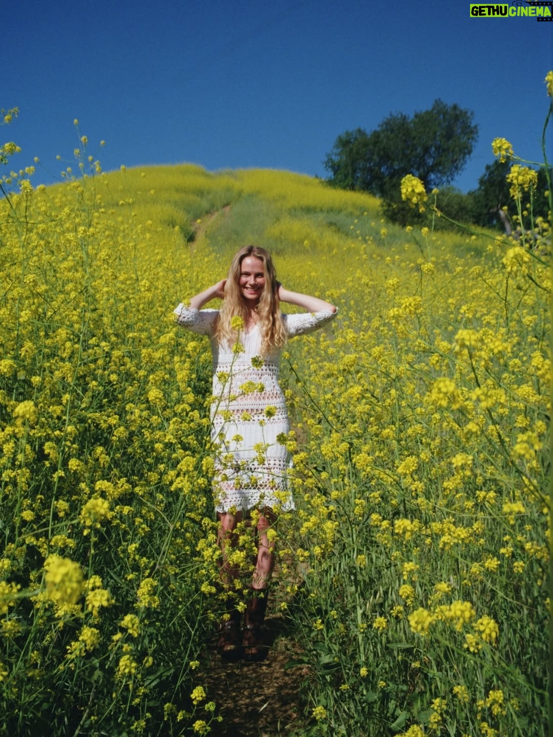 Rachel Roberts - 3.2K Likes - I blinked and you grew up! 
Happy 18th Birthday Ava! 
💫❤️💫❤️💫❤️💫❤️💫
I’m beyond grateful for the magical journey that is being your mama. Thank you for all the hugs and all the laughs and for getting to watch you grow into the woman you are becoming. I love you beyond words. 
I hope this trip around the sun is the best one yet! #aquariusseason♒️ @avaniccol