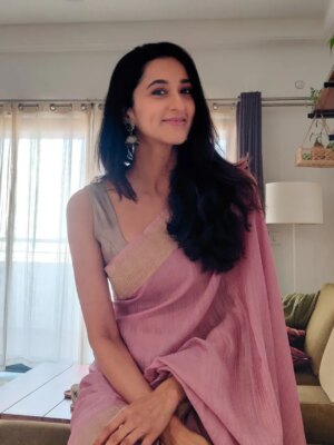 Radhika Narayan Instagram - Saree-nity! What say?