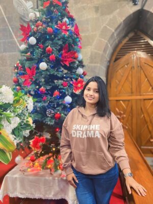 Rajeshwari Kharat Instagram - Sending warm Christmas wishes to You & Yours,
Wish you a Merry Christmas and a Happy New Year 🎅 💝✨
#merrychristmas #happynewyear #love #rajeshwarikharat