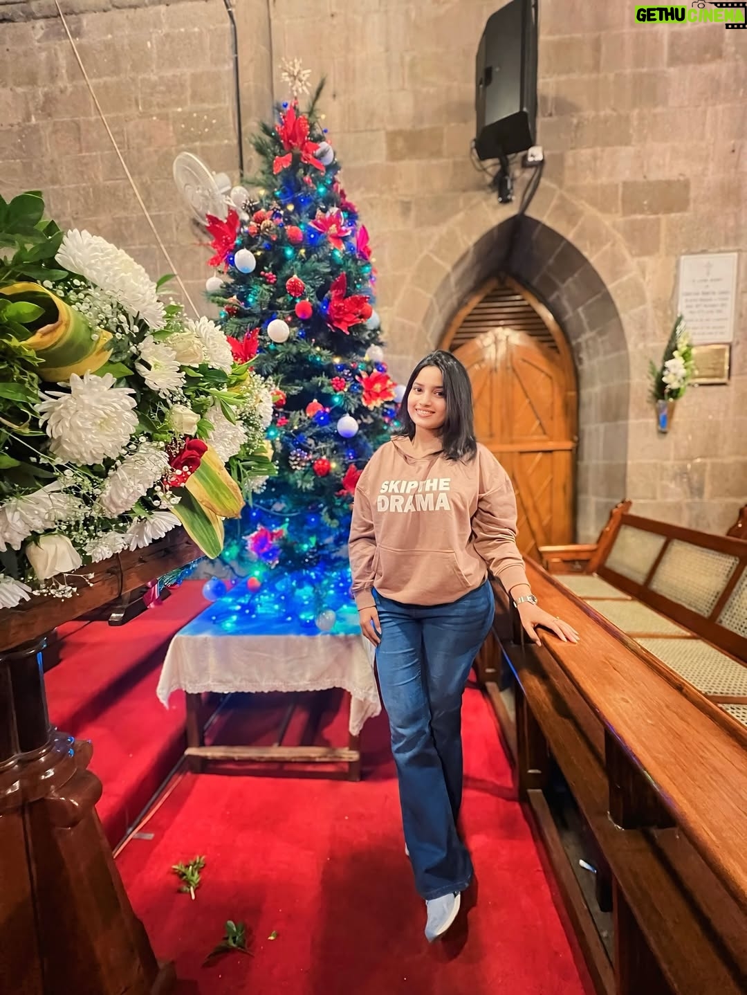 Rajeshwari Kharat - 13.8K Likes - Sending warm Christmas wishes to You & Yours,
Wish you a Merry Christmas and a Happy New Year 🎅 💝✨

#merrychristmas #happynewyear #love #rajeshwarikharat