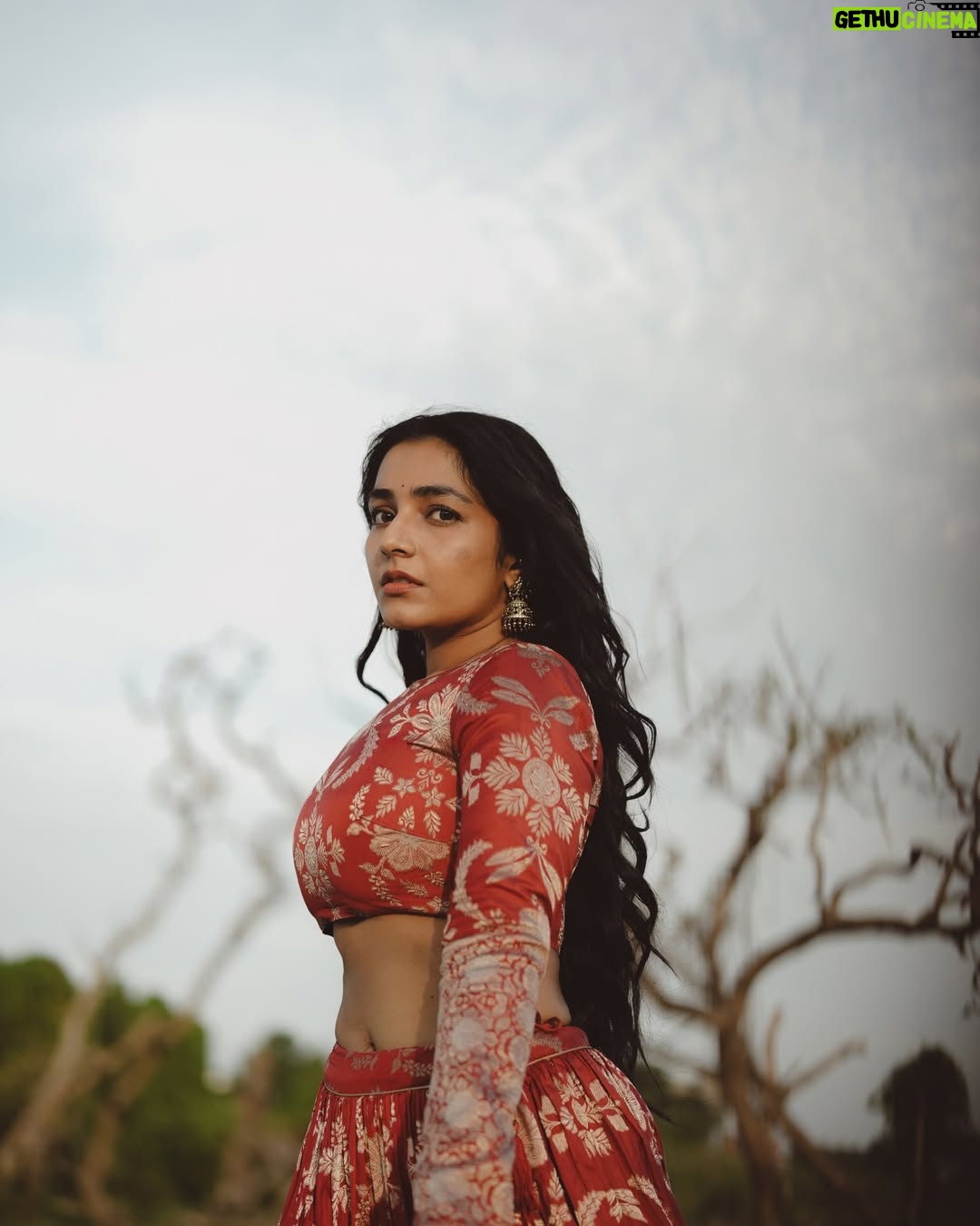 Rajisha Vijayan - 175.9K Likes - In the wilderness, she felt at home 🍁

Wearing : @raw_mango
Styling : @stylewithmay_ @mayzaideh_khalid
Photography: @merin__georg 
MUA : @vasan_makeupartist
Hair:@makeup_artist_aneeshmadhav_in

#rajishavijayan #photoshoot