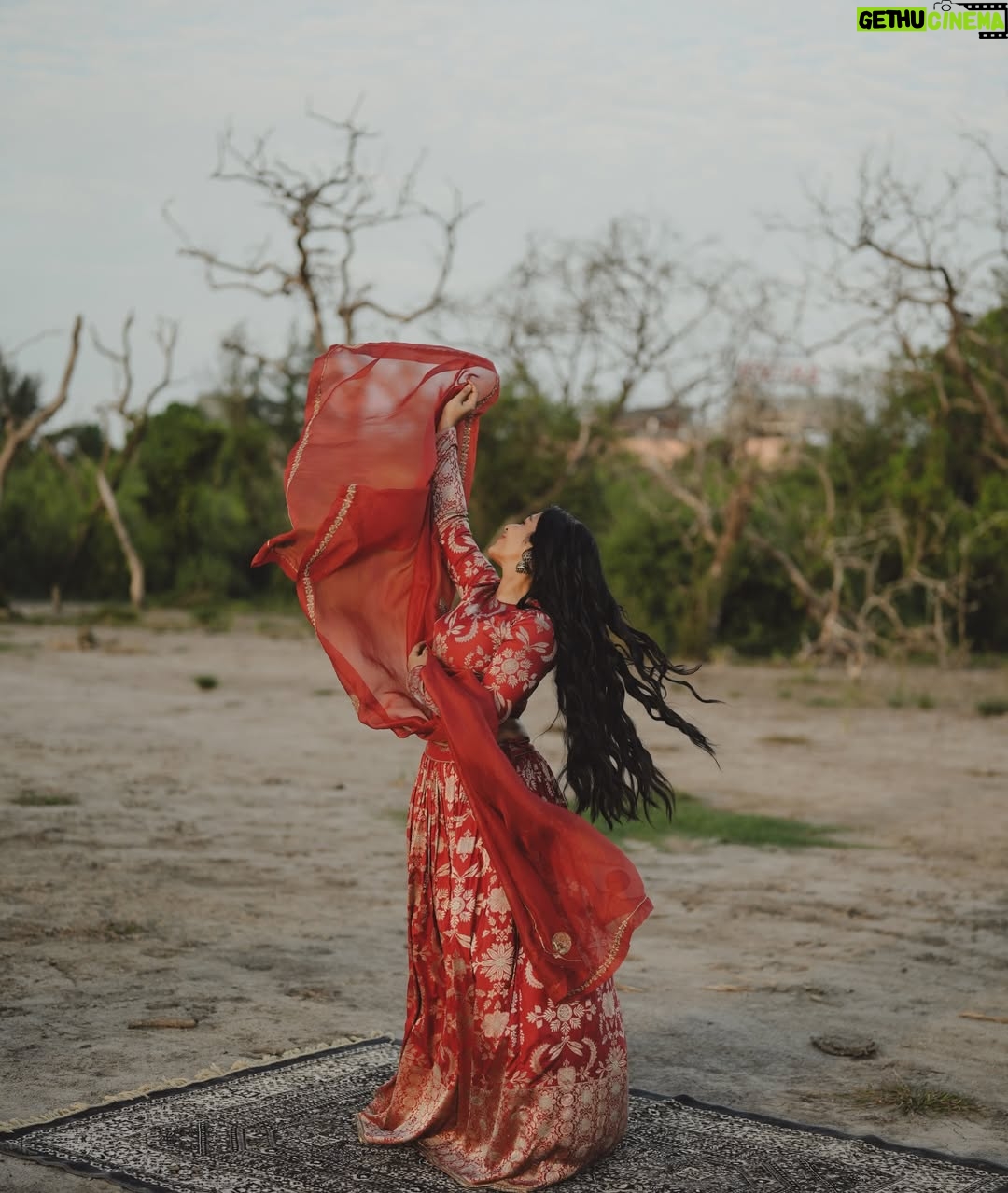 Rajisha Vijayan - 175.9K Likes - In the wilderness, she felt at home 🍁

Wearing : @raw_mango
Styling : @stylewithmay_ @mayzaideh_khalid
Photography: @merin__georg 
MUA : @vasan_makeupartist
Hair:@makeup_artist_aneeshmadhav_in

#rajishavijayan #photoshoot