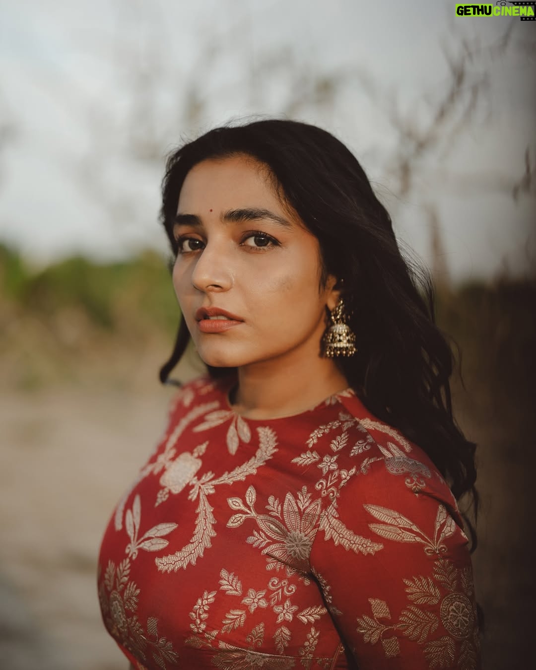 Rajisha Vijayan - 175.9K Likes - In the wilderness, she felt at home 🍁

Wearing : @raw_mango
Styling : @stylewithmay_ @mayzaideh_khalid
Photography: @merin__georg 
MUA : @vasan_makeupartist
Hair:@makeup_artist_aneeshmadhav_in

#rajishavijayan #photoshoot