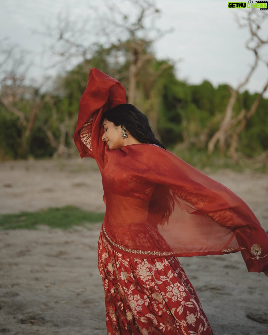 Rajisha Vijayan - 175.9K Likes - In the wilderness, she felt at home 🍁

Wearing : @raw_mango
Styling : @stylewithmay_ @mayzaideh_khalid
Photography: @merin__georg 
MUA : @vasan_makeupartist
Hair:@makeup_artist_aneeshmadhav_in

#rajishavijayan #photoshoot