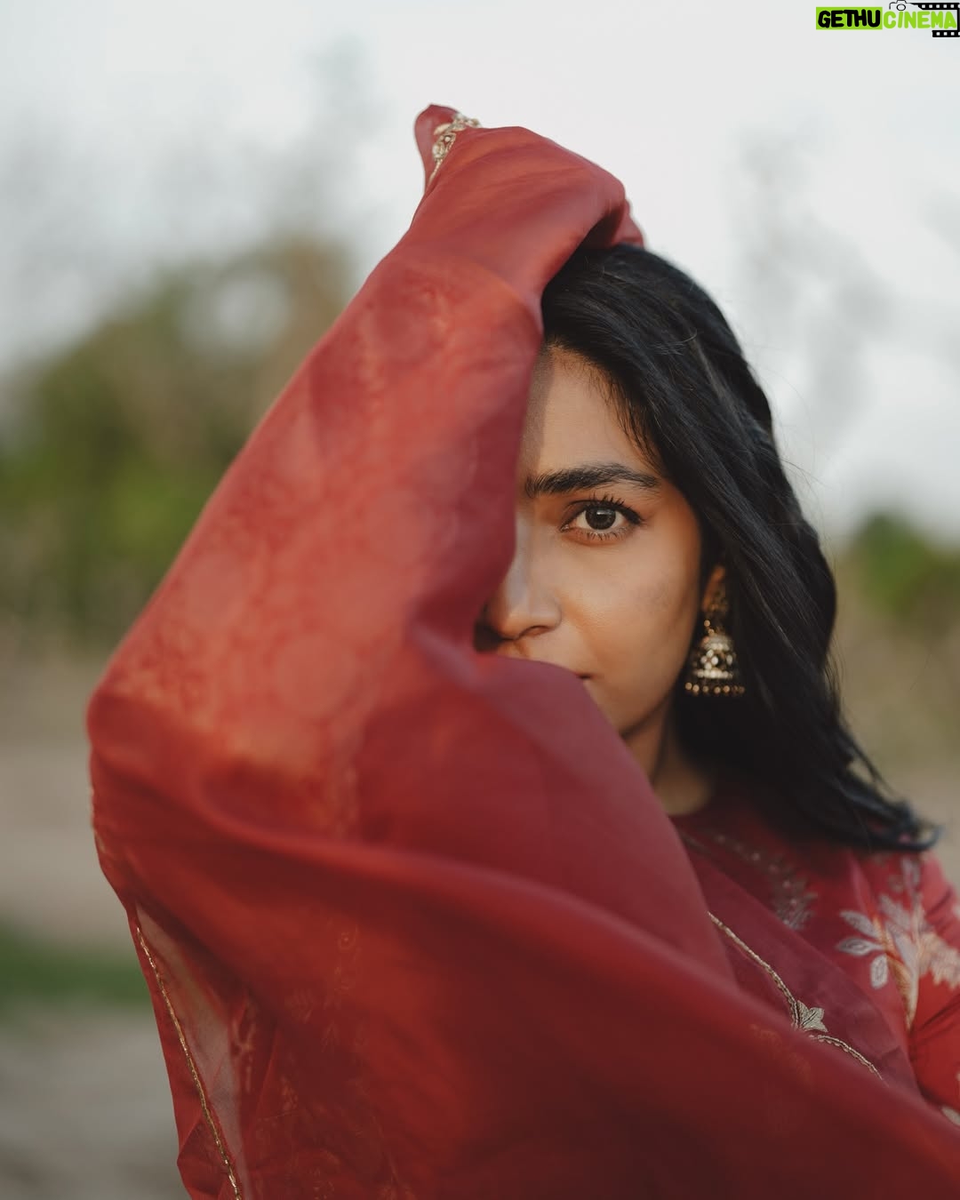 Rajisha Vijayan - 175.9K Likes - In the wilderness, she felt at home 🍁

Wearing : @raw_mango
Styling : @stylewithmay_ @mayzaideh_khalid
Photography: @merin__georg 
MUA : @vasan_makeupartist
Hair:@makeup_artist_aneeshmadhav_in

#rajishavijayan #photoshoot