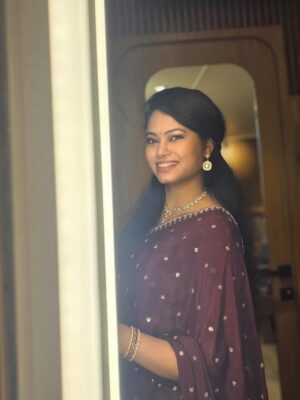 Ramya Behara Instagram - The struggle @sahithichaganti and I went through just to find decent lighting deserves an award 🤣

Outfit by @kowshiki_couture 💃🏻
