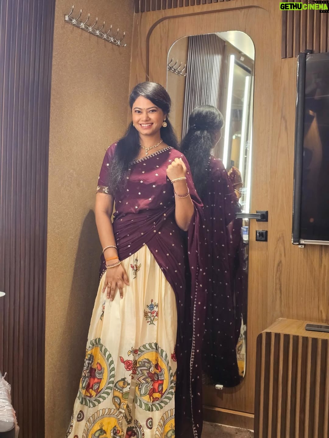 Ramya Behara - 39.8K Likes - The struggle @sahithichaganti and I went through just to find decent lighting deserves an award 🤣

Outfit by @kowshiki_couture 💃🏻