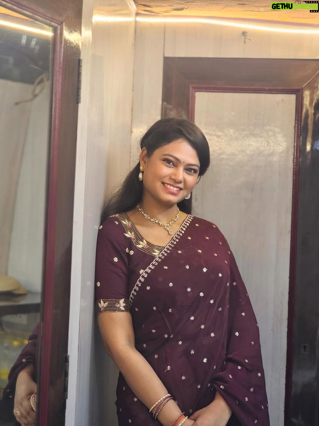 Ramya Behara - 39.8K Likes - The struggle @sahithichaganti and I went through just to find decent lighting deserves an award 🤣

Outfit by @kowshiki_couture 💃🏻