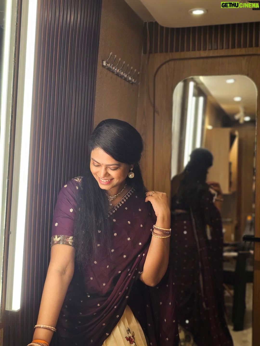 Ramya Behara - 39.8K Likes - The struggle @sahithichaganti and I went through just to find decent lighting deserves an award 🤣

Outfit by @kowshiki_couture 💃🏻