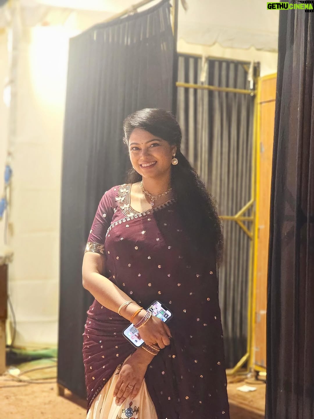 Ramya Behara - 39.8K Likes - The struggle @sahithichaganti and I went through just to find decent lighting deserves an award 🤣

Outfit by @kowshiki_couture 💃🏻