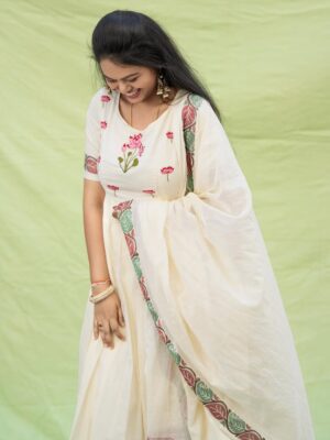 Ramya Behara Instagram - Don’t let anyone dim the glow you carry❤️✨

Outfit by @vastra_suka 
Captured by @yes_myclicks