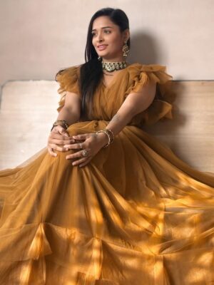 Ramya Joo Instagram - I hope this year makes me happy 🫂🫶🏻💯
Jewellery - @studiobluerentalthanjavur 💚
Outfit - @max_rental_studio 💛