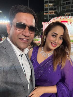 Rani Chatterjee Instagram - जन्मदिन की शुभकामनाएं हमारे प्यारे सितारे को आपका सरल स्वभाव ही आपको सुपरस्टार बनाता है आप को जीवन की सारी खुशियां मिले दिनेश जी हमेशा स्वस्थ और व्यस्त रहे यही कामना है 🤞🏻🧿 #happybirthday @dineshlalyadav 🤞🏻