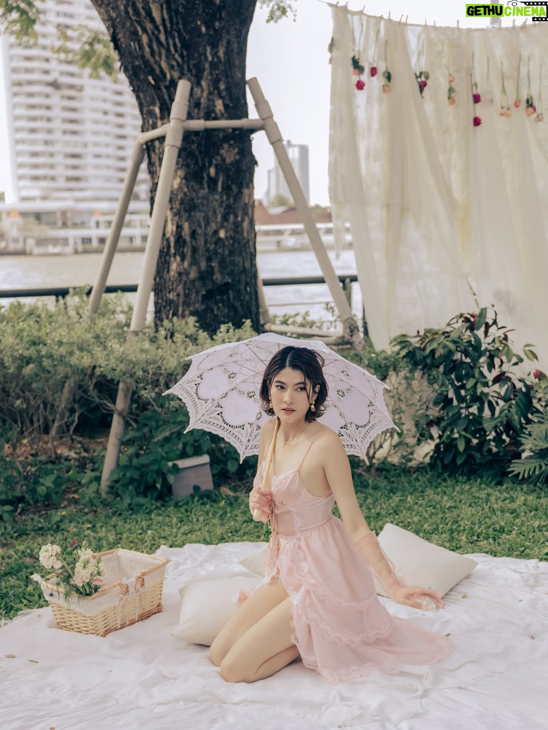 Rasri Balenciaga - 140.1K Likes - Afternoon tea party ในฝันของสาวหวาน💖🫖🍸