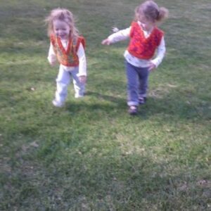 Rebecca Romijn Instagram - These two are 17 today, how did that happen? Happy birthday Dolly and Charlie! 🤍