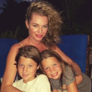 Rebecca Romijn Instagram - These two are 17 today, how did that happen? Happy birthday Dolly and Charlie! 🤍