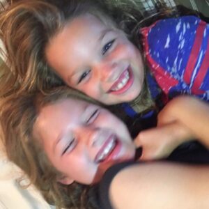 Rebecca Romijn Instagram - These two are 17 today, how did that happen? Happy birthday Dolly and Charlie! 🤍
