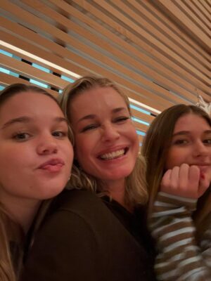 Rebecca Romijn Instagram - Happy Thanksgiving from my Fam Fam and my Trek Fam