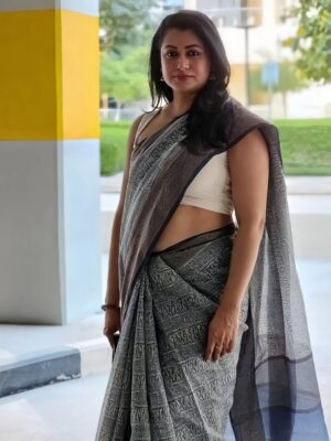 Reenu Mathews Instagram - Saree gal is back😊🧿
This saree drape  isnt about how i look. Its  about how much i've grown as a person. I learned to be gentle & patient with myself - the same way i learned how to drape a saree with care. 

📸 @nairsaran

#selfmusings
#loveyourself
