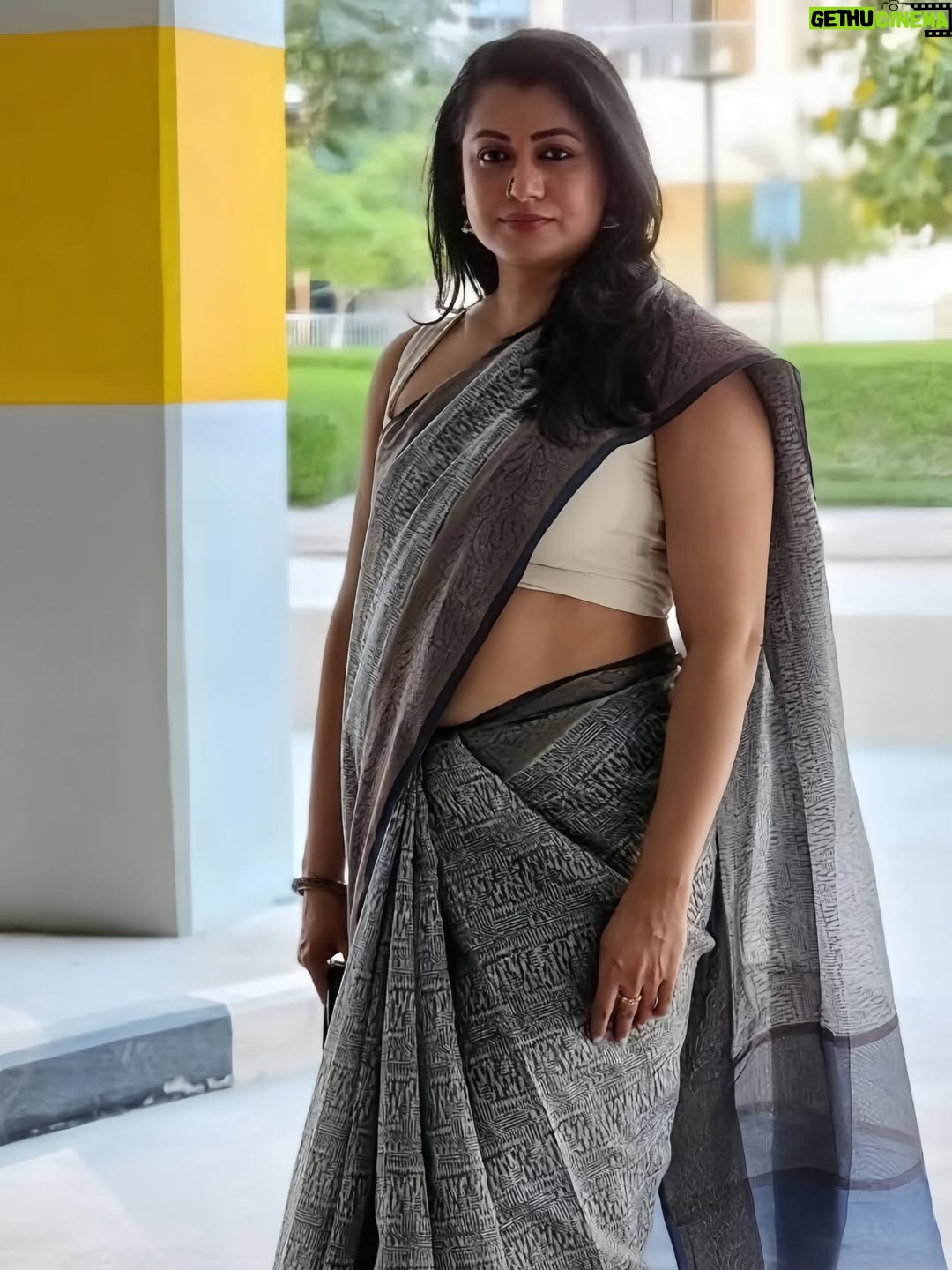 Reenu Mathews - 7.4K Likes - Saree gal is back😊🧿
This saree drape  isnt about how i look. Its  about how much i've grown as a person. I learned to be gentle & patient with myself - the same way i learned how to drape a saree with care. 

📸 @nairsaran

#selfmusings
#loveyourself