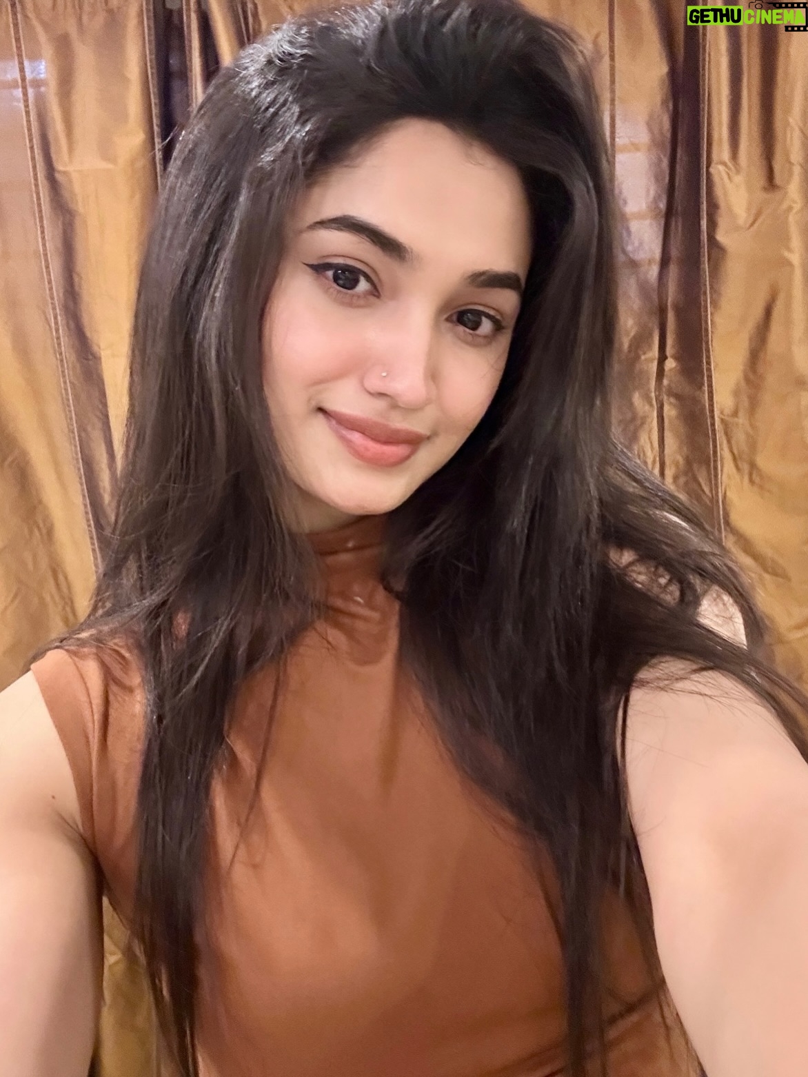 Reeshma Nanaiah - 109.7K Likes - Today feels like a fresh page. Sending love and good wishes to everyone. Hoping this year brings more love, happy moments, and many reasons to smile for all of us.
Wishing everyone a very Happy New Year ✨♥️
-Reeshu🎀