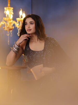 Reeshma Nanaiah Instagram - For KD promotions on Big Boss Kannada 💙💙

Photographer - @nivas_narayan 
Styling and outfit- @arulaa_by_rashmianooprao