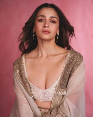 Rhea Kapoor Instagram - Last night with the golden girl @aliaabhatt in custom @anamikakhanna.in couture
Jewels
Haathphool- @therahjewels
Earrings @amrapalijewels
Glam @puneetbsaini
hair @amitthakur_hair
styled by me with @manishamelwani
team @dipteeagarwal @ishitasiyall @stylebyvanshika
photos @vaishnavpraveen
video @mahesh_videojournalist @tahirjasus
alia management @vaishalib2907
my management @alisha5dave