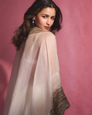 Rhea Kapoor Instagram - Last night with the golden girl @aliaabhatt in custom @anamikakhanna.in couture
Jewels
Haathphool- @therahjewels
Earrings @amrapalijewels
Glam @puneetbsaini
hair @amitthakur_hair
styled by me with @manishamelwani
team @dipteeagarwal @ishitasiyall @stylebyvanshika
photos @vaishnavpraveen
video @mahesh_videojournalist @tahirjasus
alia management @vaishalib2907
my management @alisha5dave