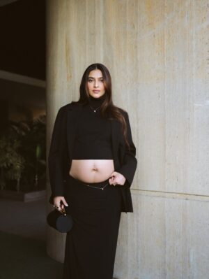 Rhea Kapoor Instagram - Mamas day out 🐈⬛
Event ready in
Makeup - @savleenmanchanda
Hair - @hrishidoeshair
Assisted - @delisha.s.makeupandhair
Styling - @rheakapoor & @sanyakapoor
Photos - @saranggupta
Jewels - Reborn by @zoyajewels
Top & skirt - @maisonalaia
Blazer & shoes - @therow
Bag - @hermes
