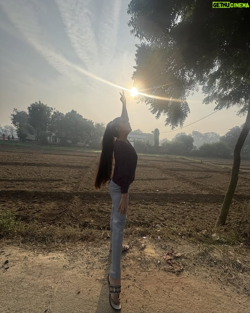 Richa Dixit - 2.5K Likes - Good morning