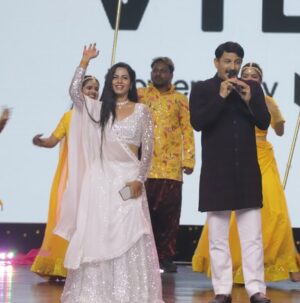 Richa Dixit Instagram - 🙏🏻 @manojtiwari.mp  sir