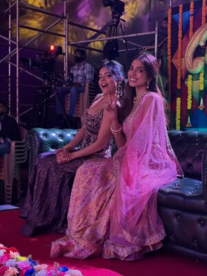 Riddhi Kumar Instagram - ✨

Outfit:- @tanva_by_deepika 
Acessories:- @sholdsherni @trishya_jewellery
Styling:- @shefalideora_
Style team:- @aksharamahi7
HMU - @makeuphairbydeepa 
Photographer - @arora.yogesh 🙈
@ohanatalents