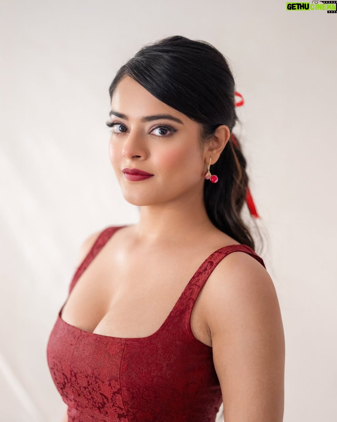 Riddhi Kumar - 95K Likes - Little Red Riding Hood? Or Red Rebelwood? ♥️🫠

Outfit:- @auburban.co 
Acessories:- @sholdsherni @trishya_jewellery
Stylist:- @shefalideora_
Style team:- @shreemahann
Photographer:- @saicharanthejareddyphotography reddyphotography
HMU - @makeuphairbydeepa 
@ohanatalents @rajasaabmovie