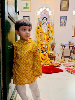 Ridhima Ghosh Instagram - A special Saraswati Pujo for us. Dheer’s haate khori, surrounded by friends, family, and grandparents.
Moments filled with blessings, warmth, and quiet joy. Truly grateful for days like these and the people who make them special.
সকলকে সরস্বতী পুজোর শুভেচ্ছা। 🌼📚