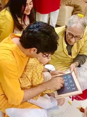 Ridhima Ghosh Instagram - A special Saraswati Pujo for us. Dheer’s haate khori, surrounded by friends, family, and grandparents.
Moments filled with blessings, warmth, and quiet joy. Truly grateful for days like these and the people who make them special.
সকলকে সরস্বতী পুজোর শুভেচ্ছা। 🌼📚