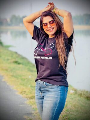 Rinku Ghosh Instagram - To life
Living in the moment is the way to happinessâŚ.
#happyness#positivity#likeforlikes