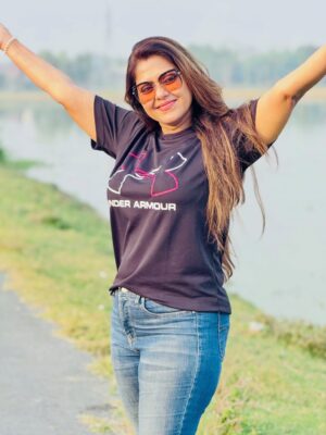 Rinku Ghosh Instagram - To life
Living in the moment is the way to happinessâŚ.
#happyness#positivity#likeforlikes