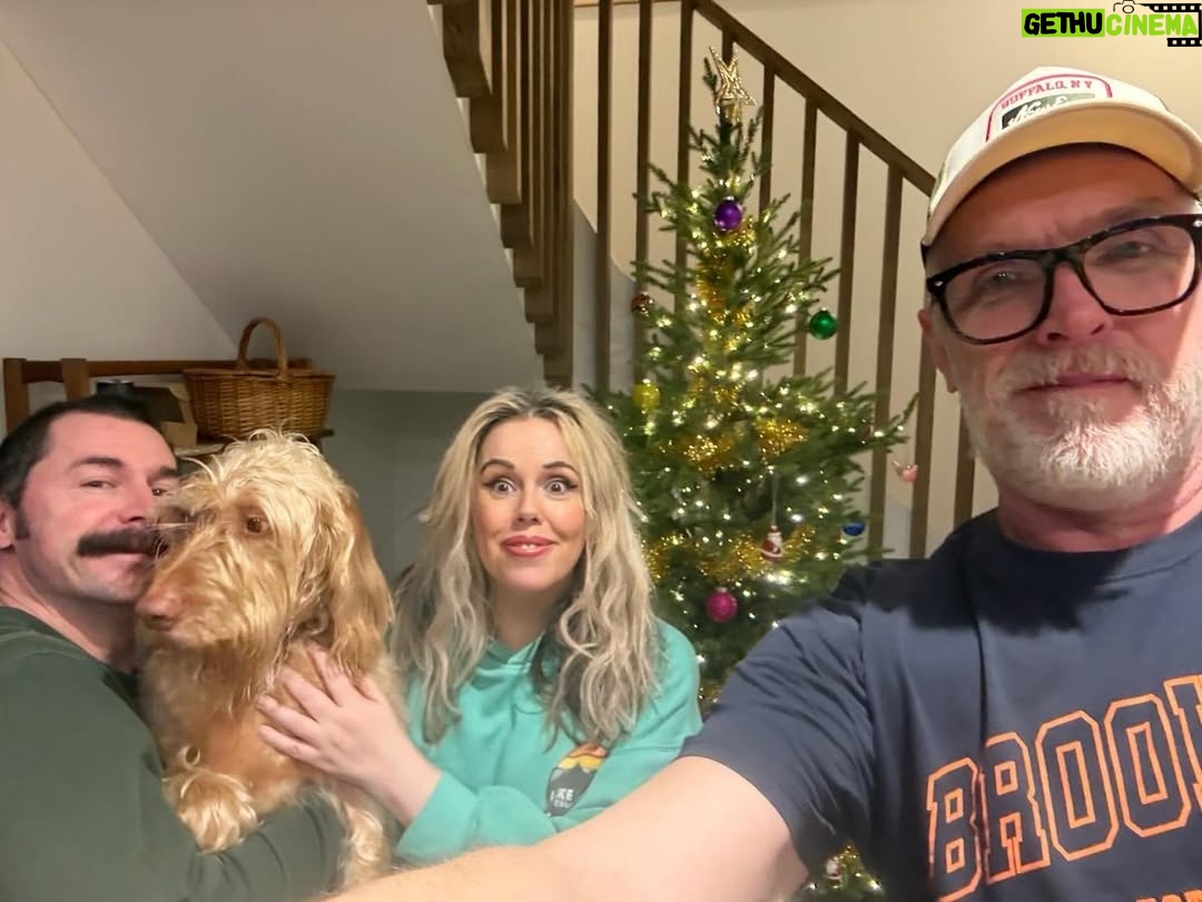 Roisin Conaty - 34.5K Likes - A ‘Man Down’ Christmas meet up. Mike brought his dog Pamela who finally kissed me after 5 hours of being solidly wooed with roast chicken.