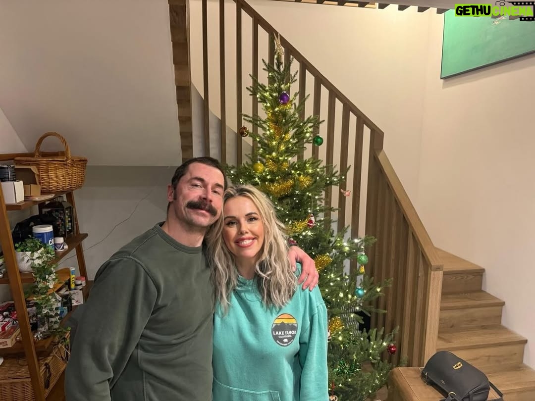 Roisin Conaty - 34.5K Likes - A ‘Man Down’ Christmas meet up. Mike brought his dog Pamela who finally kissed me after 5 hours of being solidly wooed with roast chicken.