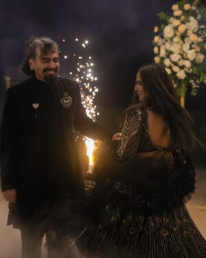 Roopal Tyagi Instagram - I feel like I’m walking on clouds ☁️ held by love.. wrapped in magic ✨
#forever #roonom